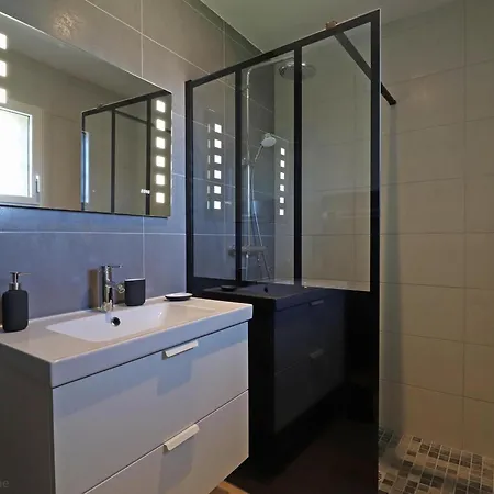 Charmante Maison Avec Jardin Et Wifi Inclus - Fr-1-497-133